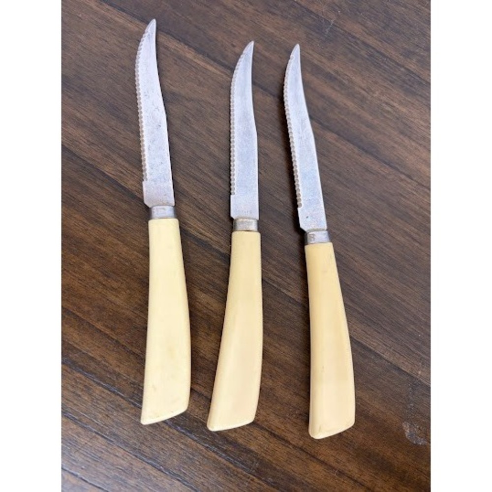 Vintage Quikut Stainless Steel Serrated Steak Knives USA Cream Handles Set of 3